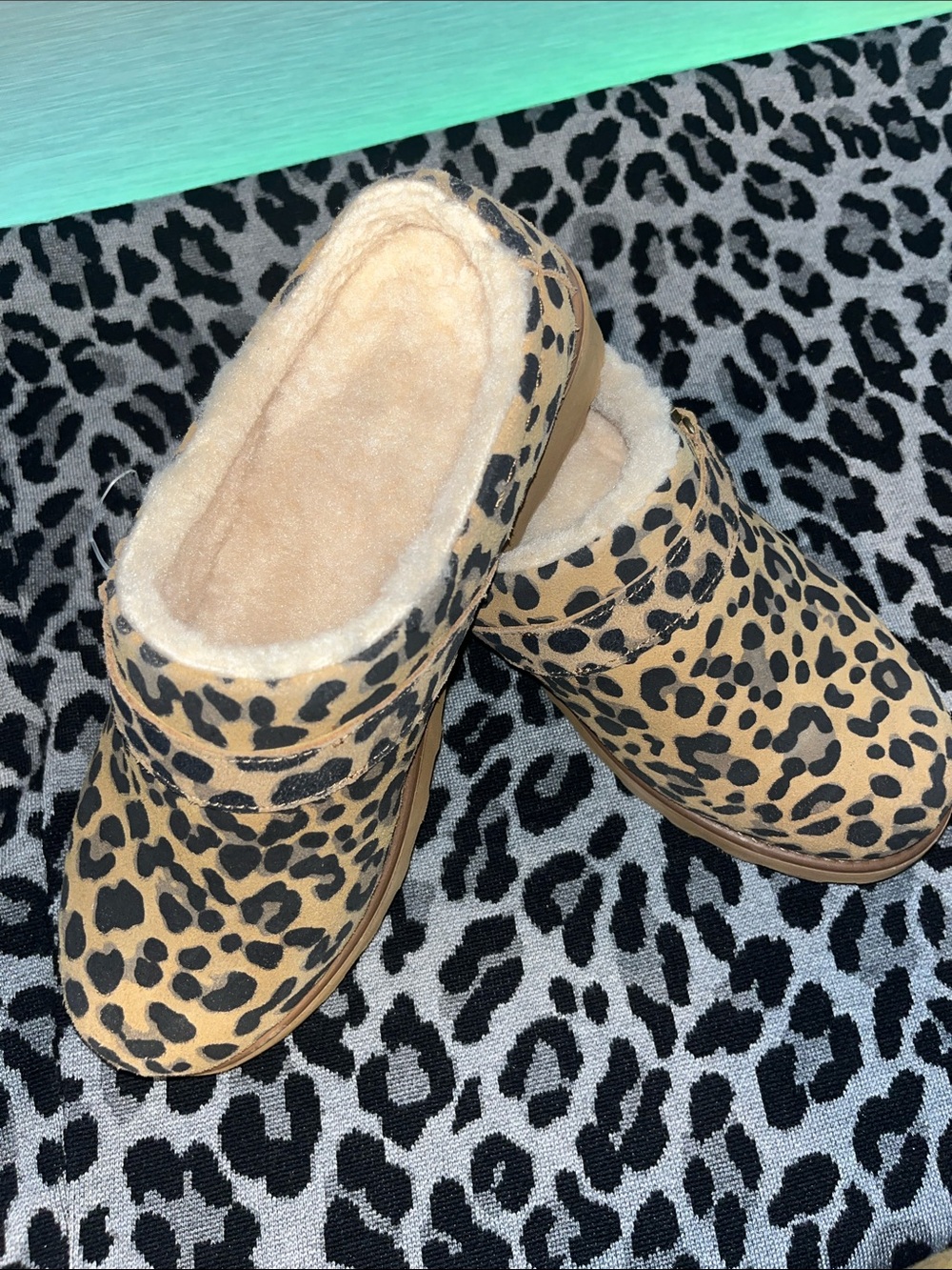 Leopard Print Fleece-Lined Clogs Bearpaw size 9 super fun NWOT - Picture 3 of 9